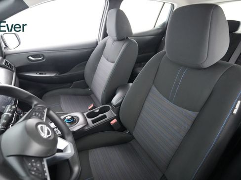 Used 2025 Nissan Leaf S FWD image 4