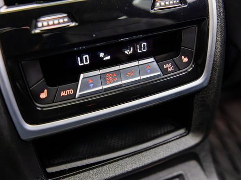 Used 2024 BMW X7 xDrive40i w/ M Sport Package image 45