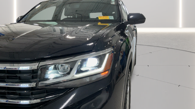 Certified 2022 Volkswagen Atlas Cross Sport SE AWD/4WD image 42