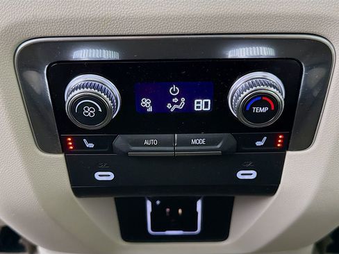 Used 2022 GMC Yukon Denali AWD/4WD image 26