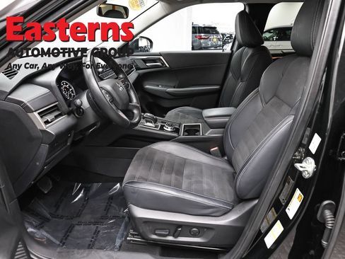 Used 2024 Mitsubishi Outlander SE AWD/4WD image 14