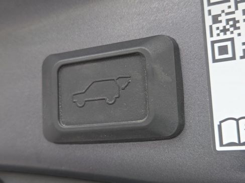 Certified 2025 Toyota RAV4 Limited w/ Advanced Technology Package AWD/4WD image 34