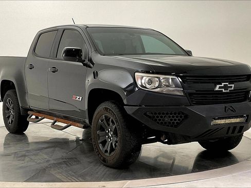 Used 2018 Chevrolet Colorado Z71 w/ Z71 Midnight Edition AWD/4WD image 2