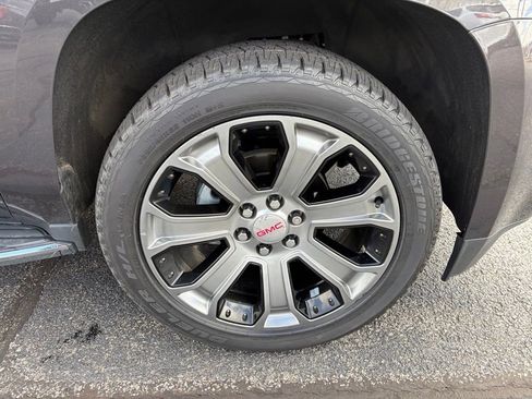 Used 2018 GMC Yukon Denali w/ Open Road Package image 11