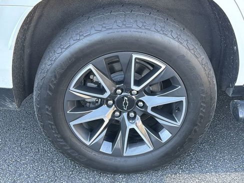 Used 2022 Chevrolet Tahoe Z71 w/ Z71 Off-Road Package image 17