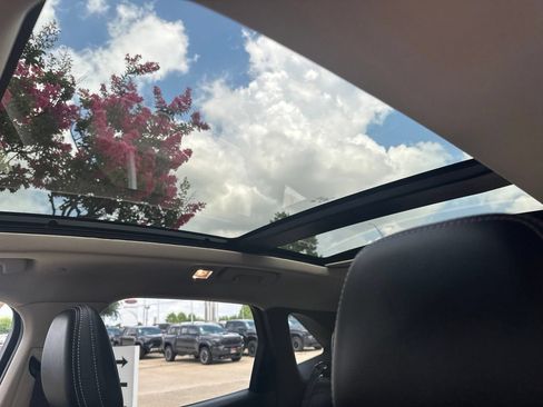 Used 2020 Ford Escape Titanium FWD image 5