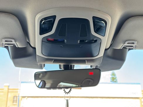 Used 2025 Subaru Outback Premium image 14