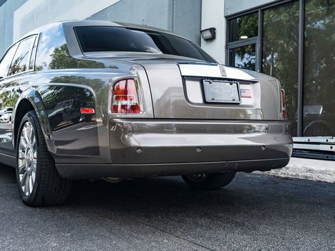 Used 2004 Rolls-Royce Phantom Sedan RWD image 10