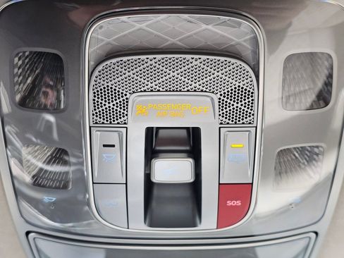 Used 2025 Genesis GV70 3.5T Sport w/ Sport Advanced Package image 18