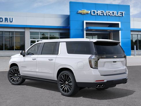 New 2025 Chevrolet Suburban High Country image 27