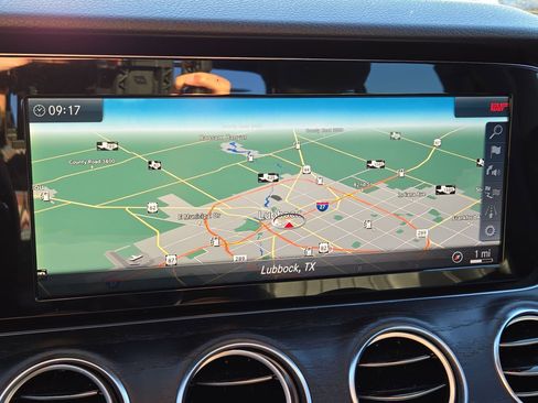 Used 2017 Mercedes-Benz E 300 image 19