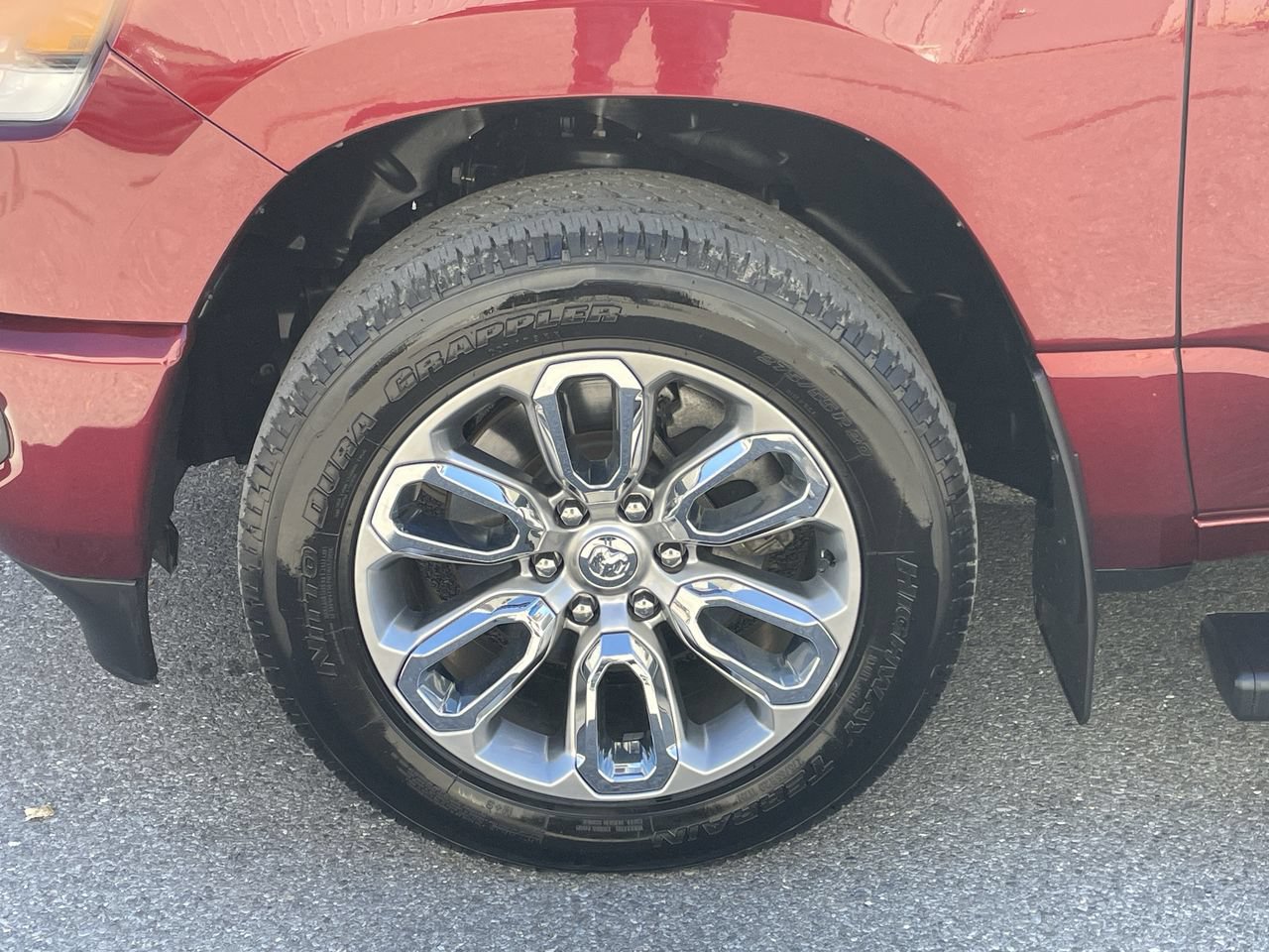 Used 2024 RAM 1500 Laramie AWD/4WD image 26