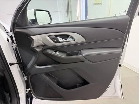 Certified 2023 Chevrolet Traverse LT FWD image 28