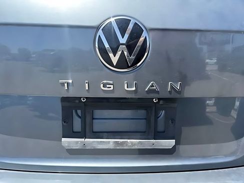 Used 2022 Volkswagen Tiguan SE R-Line AWD/4WD image 13