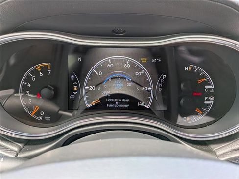 Used 2019 Jeep Grand Cherokee Summit w/ Skid Plate Group AWD/4WD image 9
