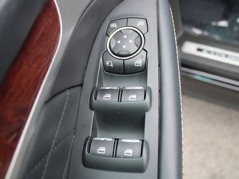 Used 2017 Ford Explorer Platinum image 11