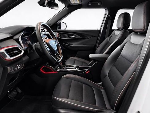 Used 2021 Chevrolet TrailBlazer RS w/ Convenience Package image 11