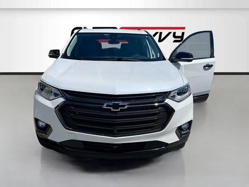 Used 2021 Chevrolet Traverse Premier w/ Redline Edition FWD image 2
