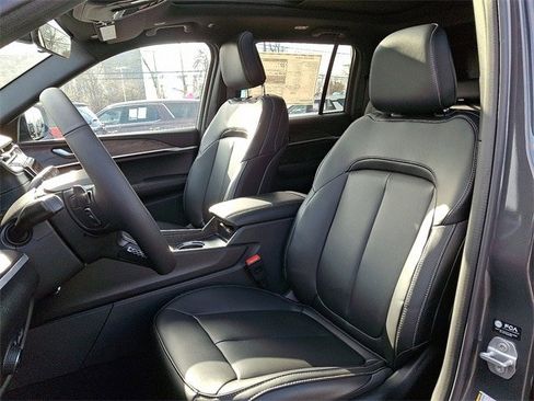 New 2025 Jeep Grand Cherokee Limited w/ Trailer Tow Package image 9