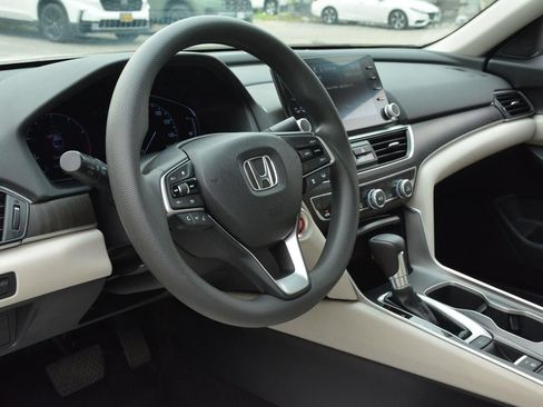 Used 2018 Honda Accord EX image 7