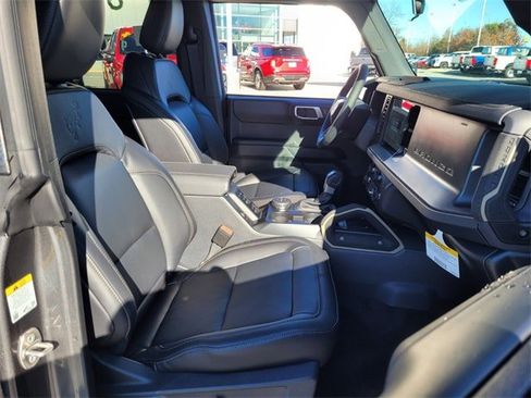 New 2025 Ford Bronco Badlands w/ Sasquatch Package image 13