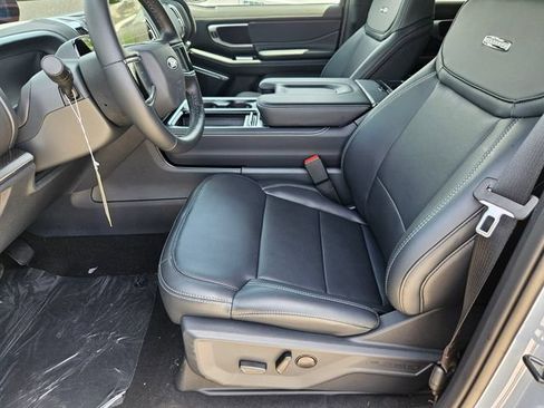 New 2027 Ford Expedition Platinum w/ Stealth Performance Package AWD/4WD image 9