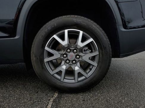 Used 2022 GMC Acadia SLE image 10