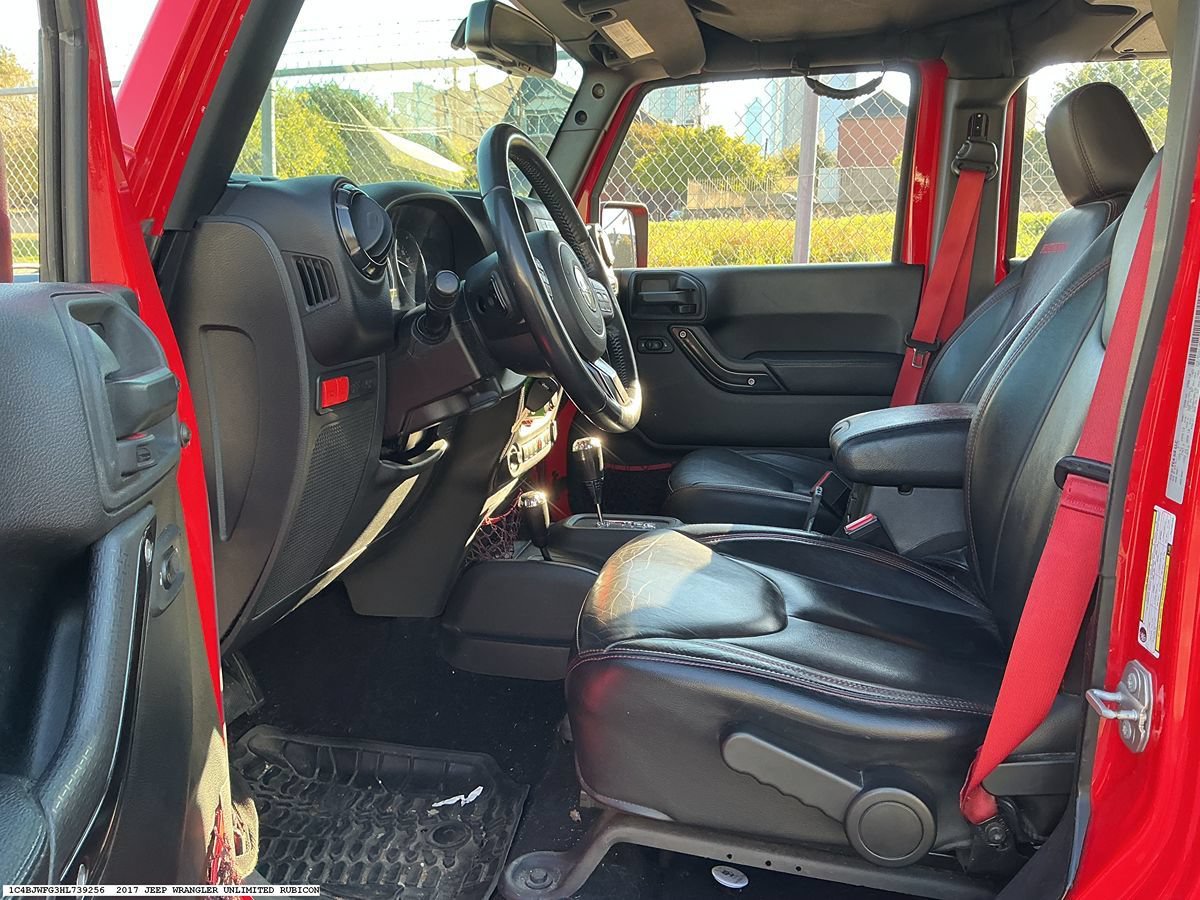 Used 2017 Jeep Wrangler Unlimited Rubicon AWD/4WD image 8