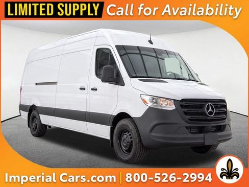 Used 2025 Mercedes-Benz Sprinter 2500 image 1