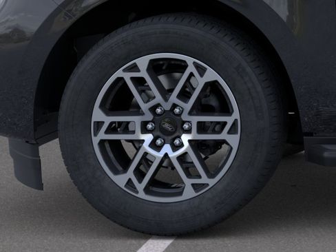 New 2025 Ford Expedition Active image 19