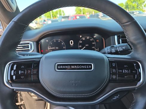 Used 2022 Jeep Grand Wagoneer Series II AWD/4WD image 23