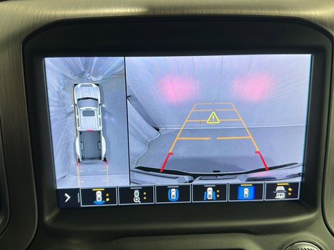 Used 2022 GMC Sierra 3500 Denali w/ Denali Ultimate Package image 10