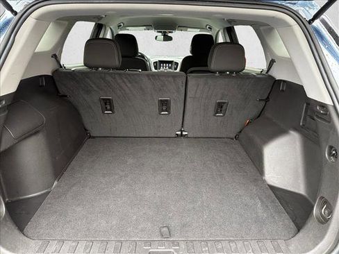 Used 2024 GMC Terrain SLE image 23