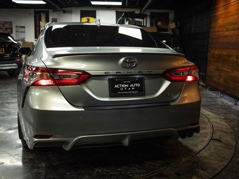 Used 2020 Toyota Camry SE w/ Carpet Mat Package FWD image 6
