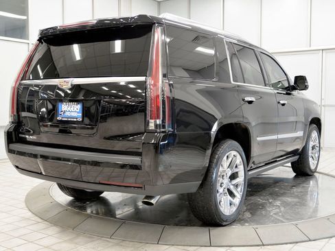 Used 2018 Cadillac Escalade Platinum image 8