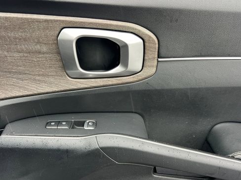 Used 2021 Kia Sorento EX w/ Panoramic Sunroof Package image 21