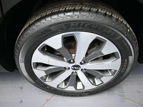 Certified 2022 Kia Telluride EX w/ EX Premium Package image 15