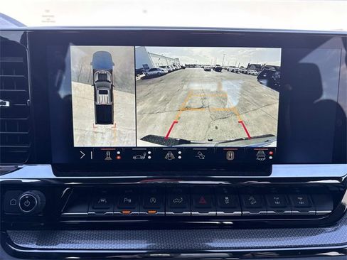 Used 2025 Chevrolet Silverado 1500 ZR2 w/ Technology Package image 21