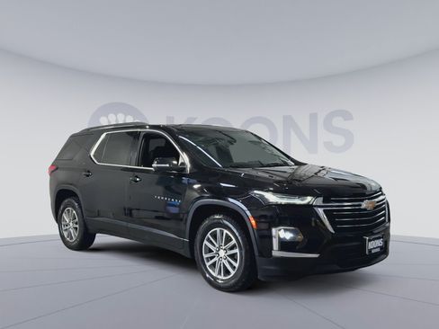 Used 2023 Chevrolet Traverse LT AWD/4WD image 2