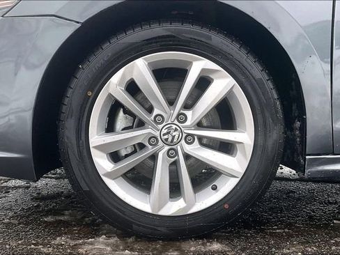 Used 2021 Volkswagen Passat 2.0T S image 8