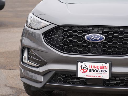Used 2022 Ford Edge ST-Line w/ Class II Trailer Tow Package image 11