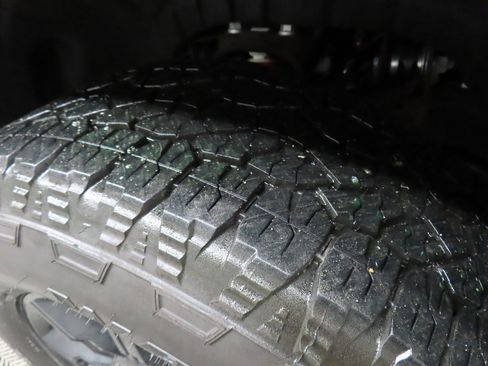 Used 2025 GMC Sierra 3500 AT4 image 7