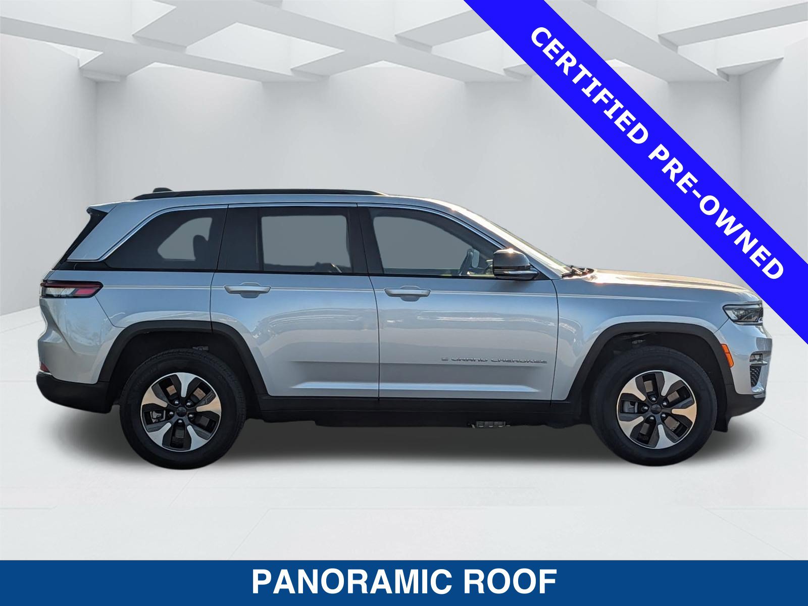 Used 2024 Jeep Grand Cherokee Limited 4xe AWD/4WD image 4