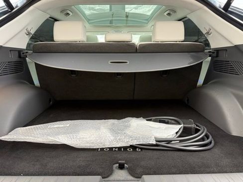 Used 2024 Hyundai Ioniq 5 Limited image 12