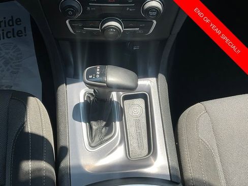 Used 2020 Dodge Charger SXT image 17