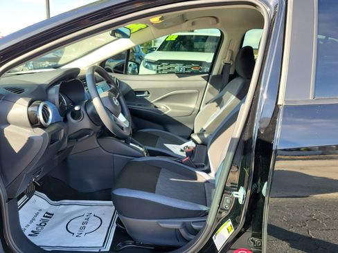 Used 2025 Nissan Versa SV w/ Trunk Package FWD image 18