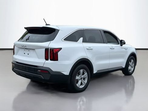 Used 2023 Kia Sorento LX FWD image 5