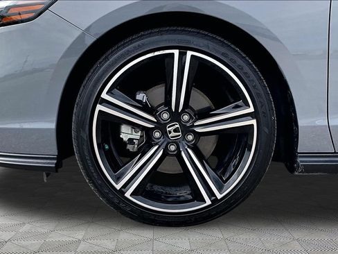 Used 2024 Honda Accord Sport image 9