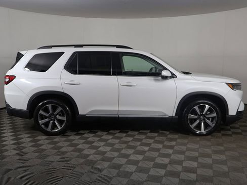Used 2025 Honda Pilot Elite image 22