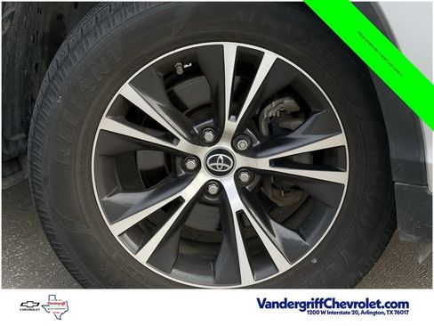 Used 2019 Toyota Highlander LE FWD image 9